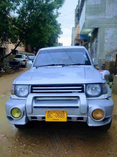 Rs 2,395,000 Mitsubishi Pajero 1990 v6 exchange possible Scheme 33, Karachi