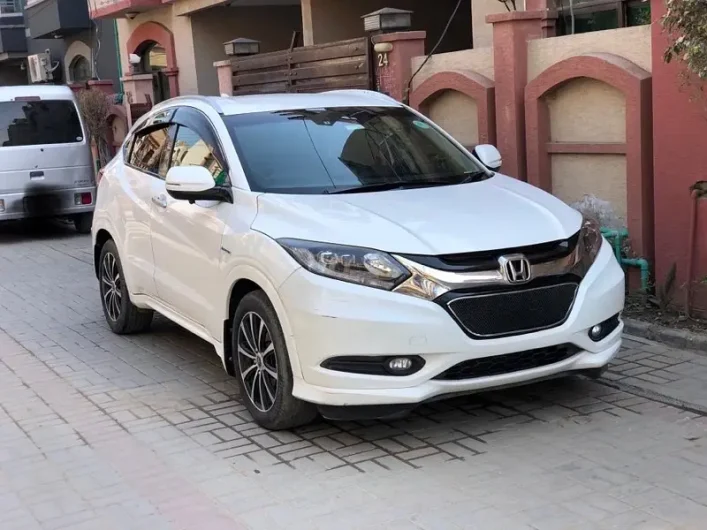 Rs 4,450,000 Honda Vezel 2014/16 Lahore Medical Housing Society, Lahore