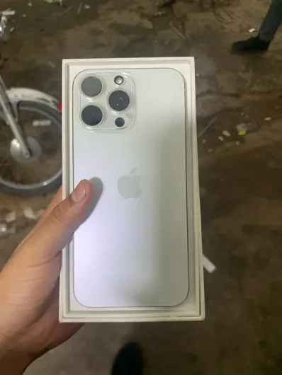 Rs 250,000 iphone 15 pro max factory physical esim Ghulam Mohammad Abad, Faisalabad