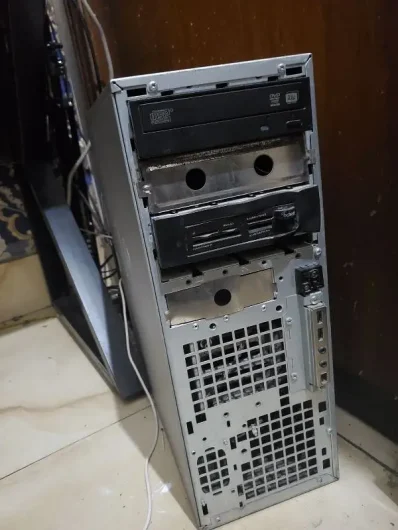 Rs 30,000 HP z400 Workstation Desktop PC Xeon with LG LCD 15 inch for sell