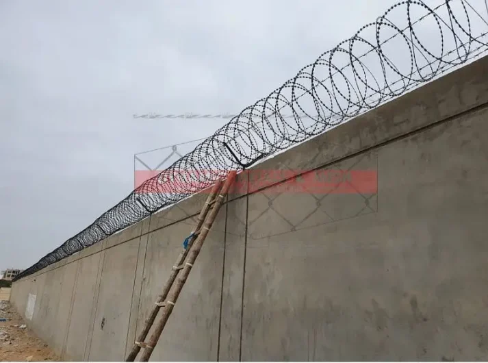 Rs 199 Razor Wire, Barbed Wire, Electric Fence, Chain link Pvc Coated, Hesco Bin Qasim Town, Karachi