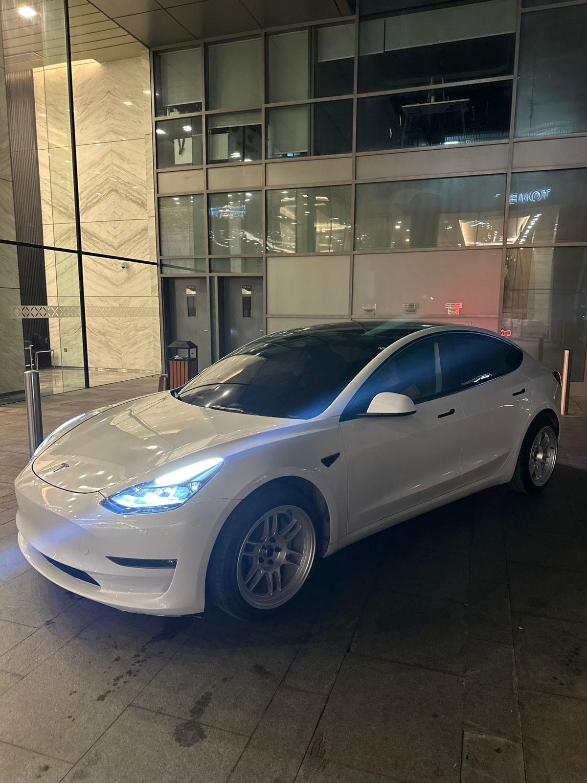 TESLA MODEL-3 -2023|PEARL WHITE|78000 KM|GCC|DIRECT OWNER,AED 89500/-