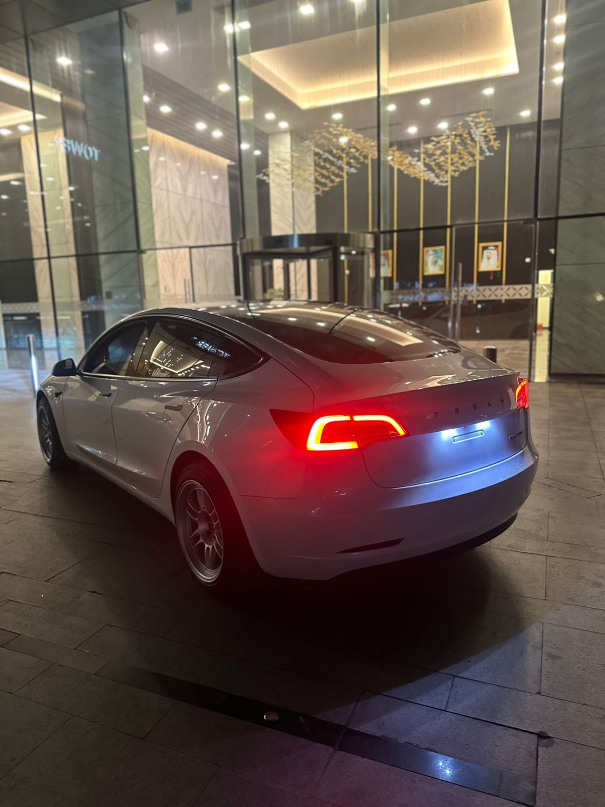 TESLA MODEL-3 -2023|PEARL WHITE|78000 KM|GCC|DIRECT OWNER,AED 89500/-