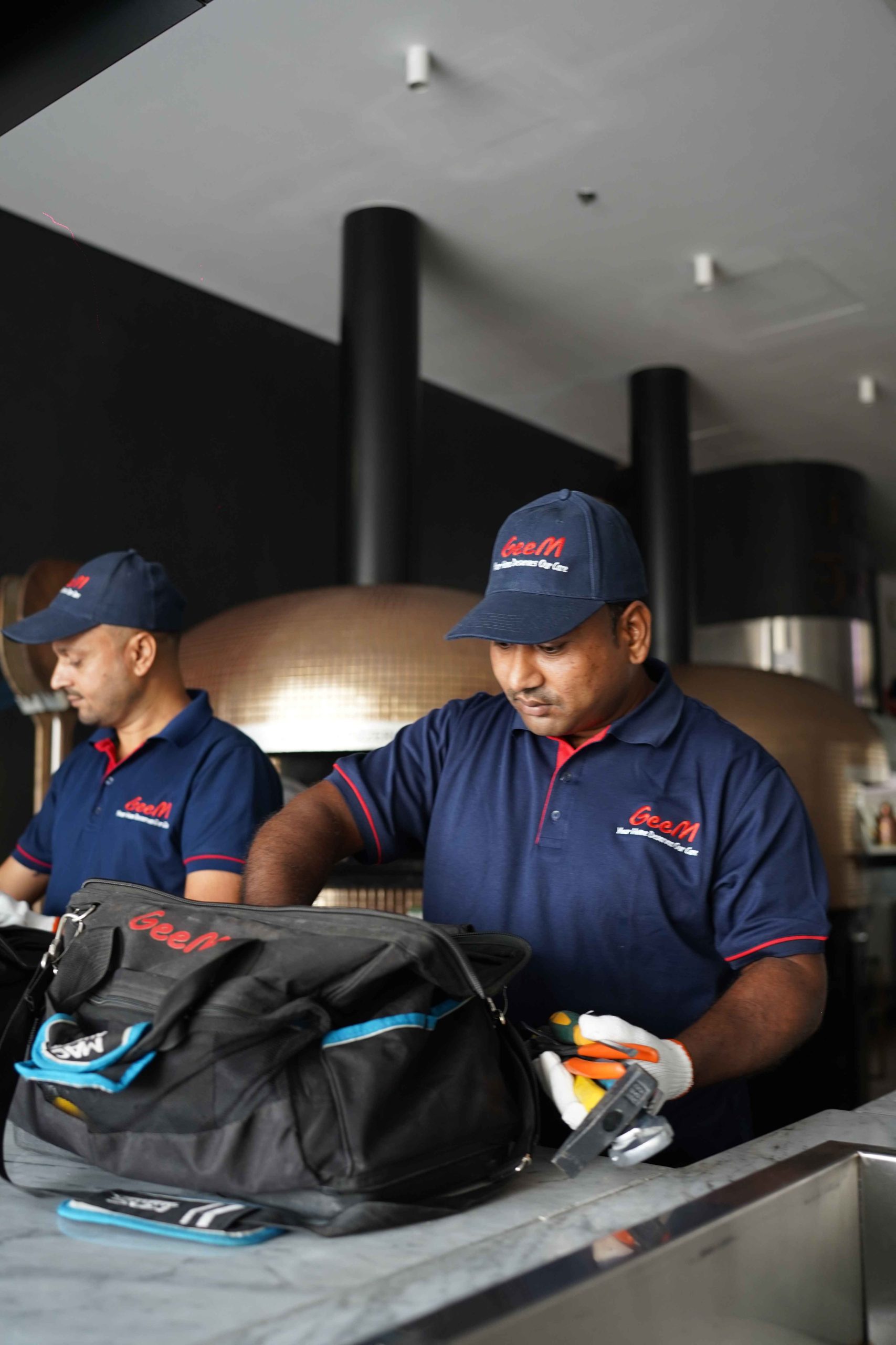 Tired of unexpected breakdowns? Get AMC in Dubai | Call 8004336