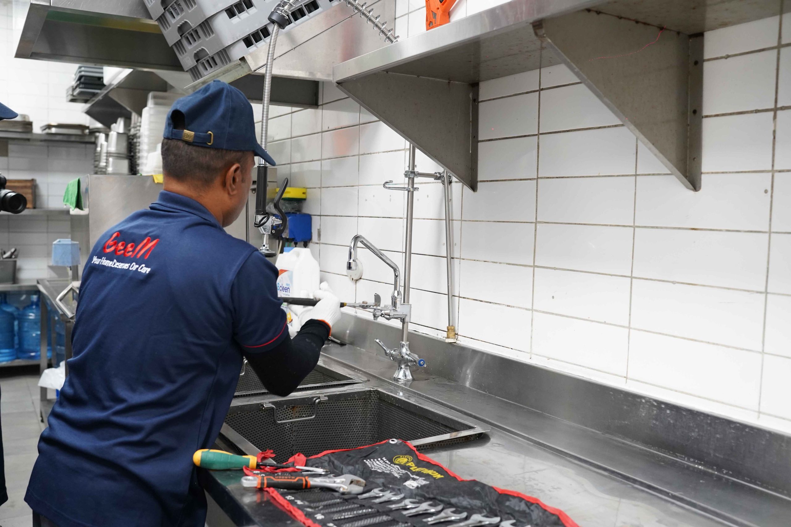 Tired of unexpected breakdowns? Get AMC in Dubai | Call 8004336