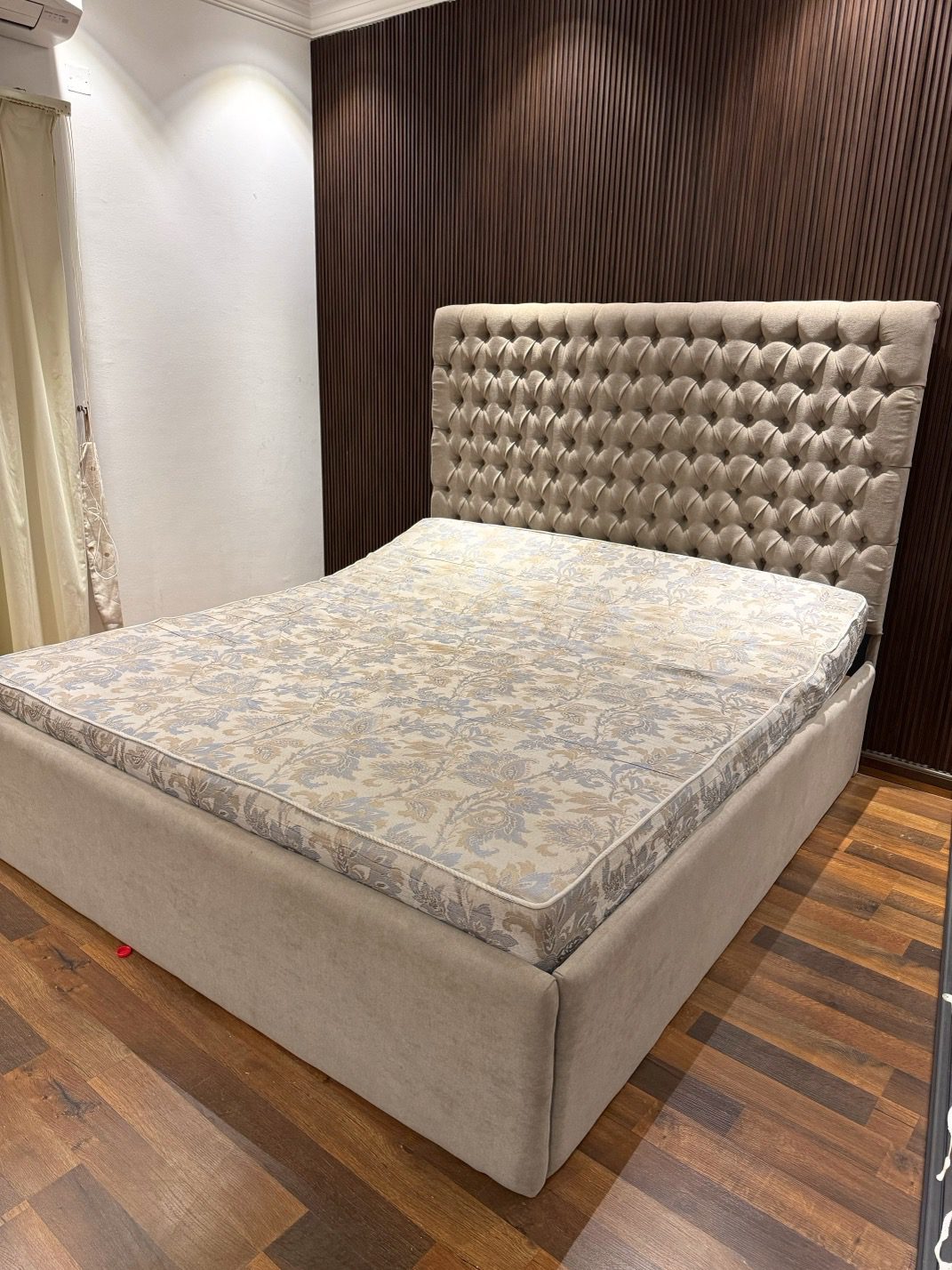 Elegant Upholstered Bed with unique Headboard & Mattress