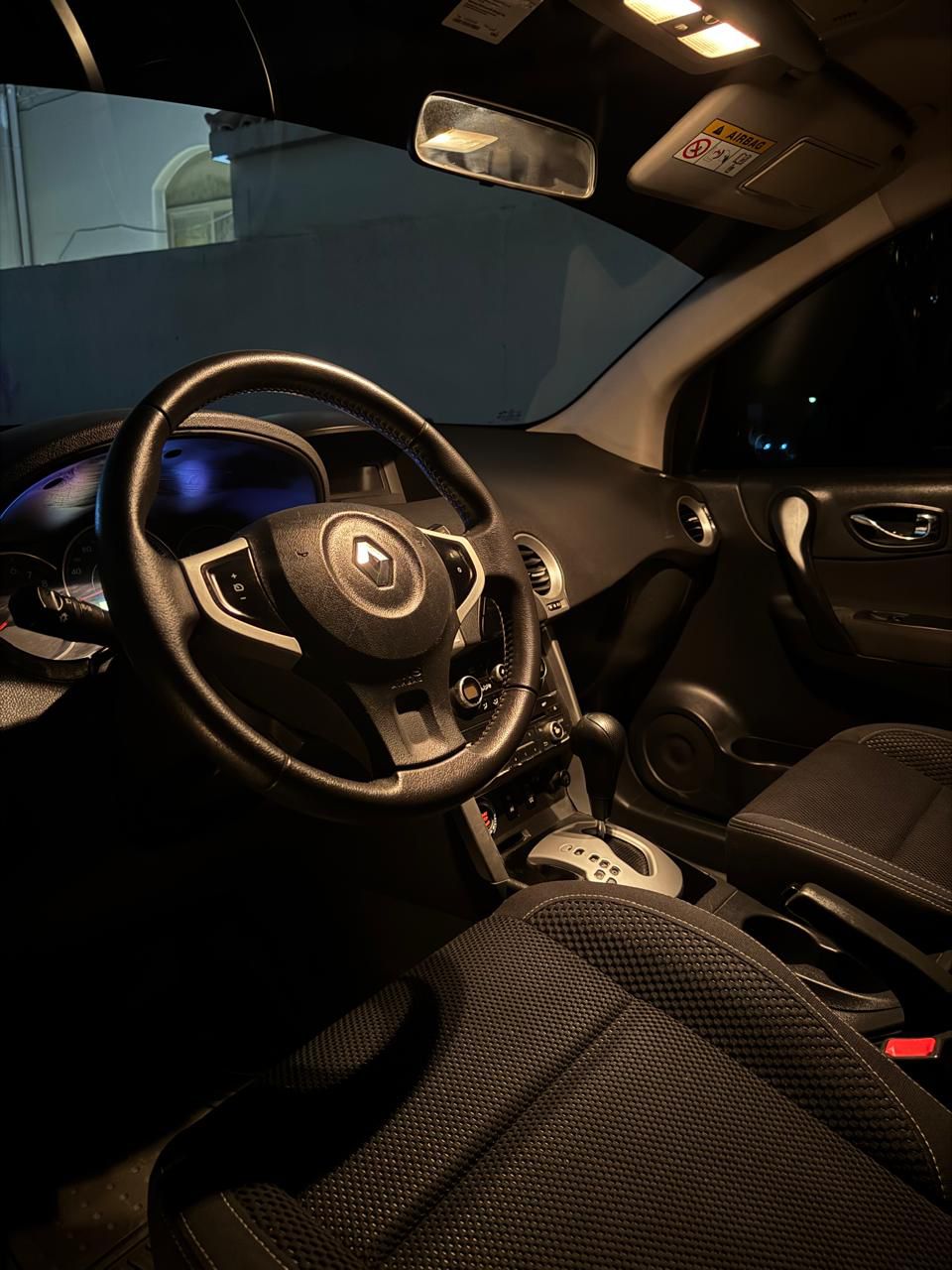 Renault Koleos 2.5 Ltr, 4X4 (4 Wheel drive)Full comprihensive